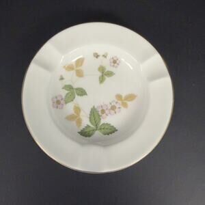 Wedgwood Bone China Wild Strawberry Ashtray Trinket Jewelry - England